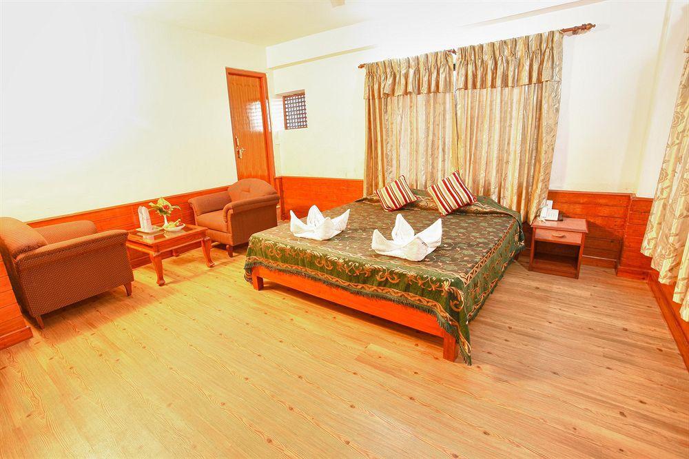 פוקהרה Hotel Crystal Palace מראה חיצוני תמונה