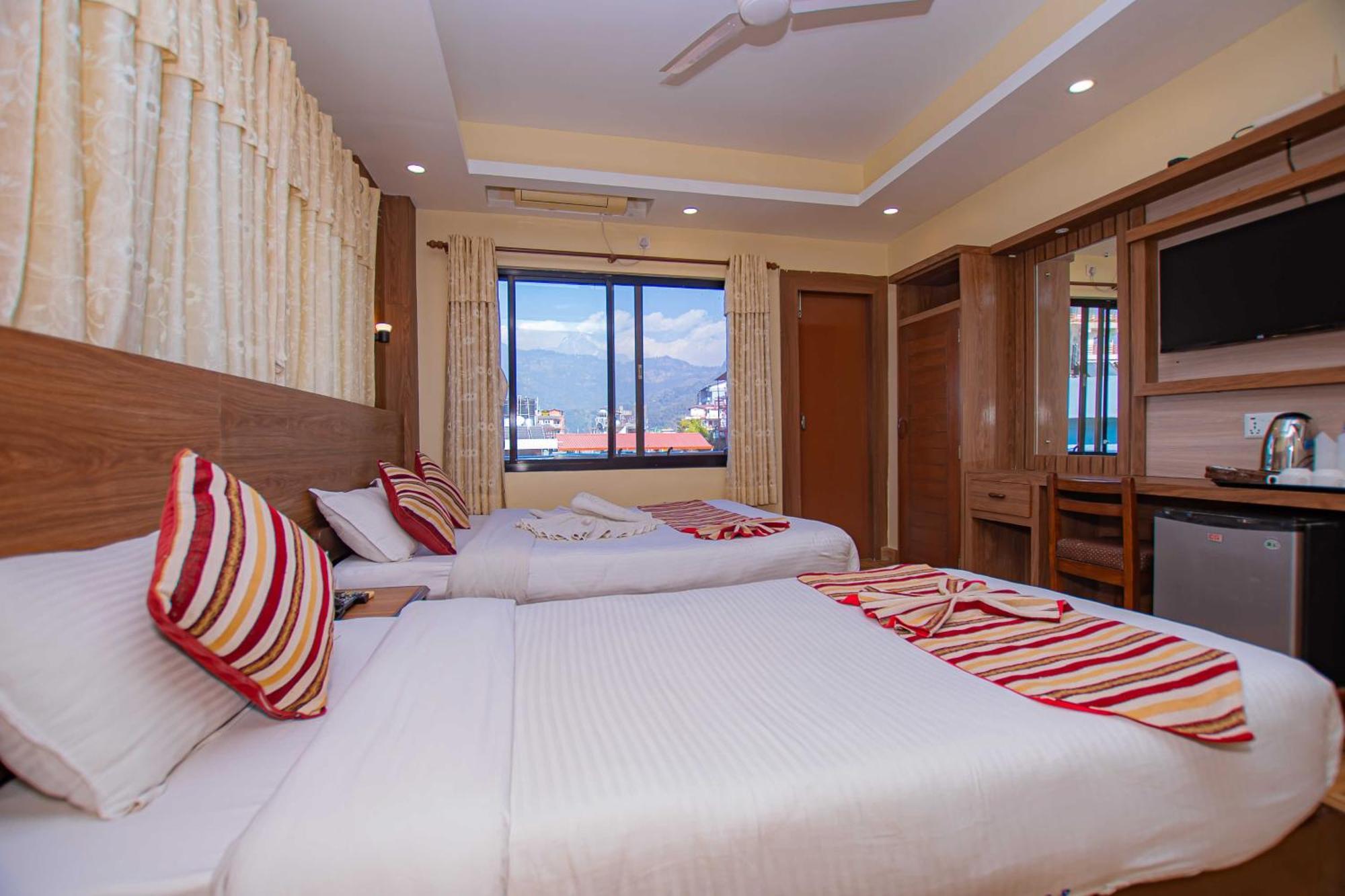 פוקהרה Hotel Crystal Palace מראה חיצוני תמונה