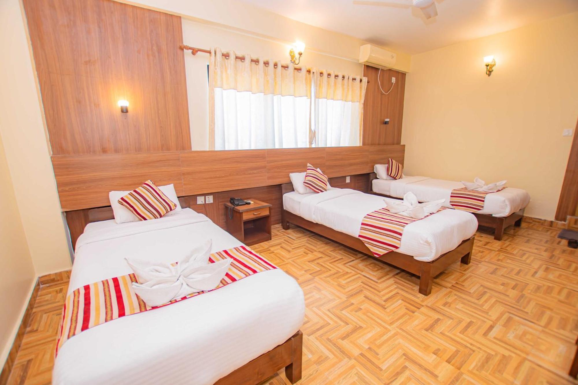 פוקהרה Hotel Crystal Palace מראה חיצוני תמונה