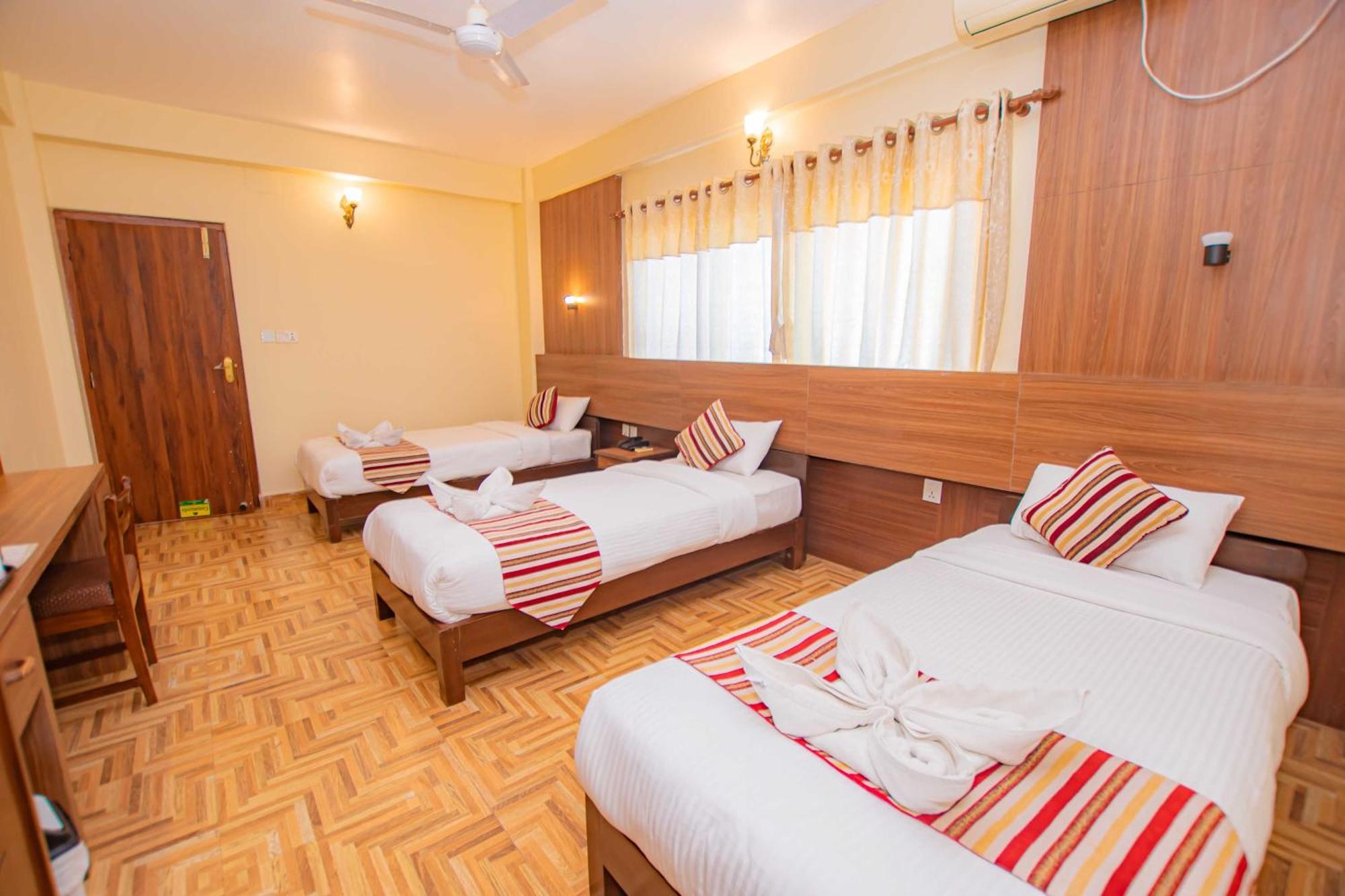 פוקהרה Hotel Crystal Palace מראה חיצוני תמונה