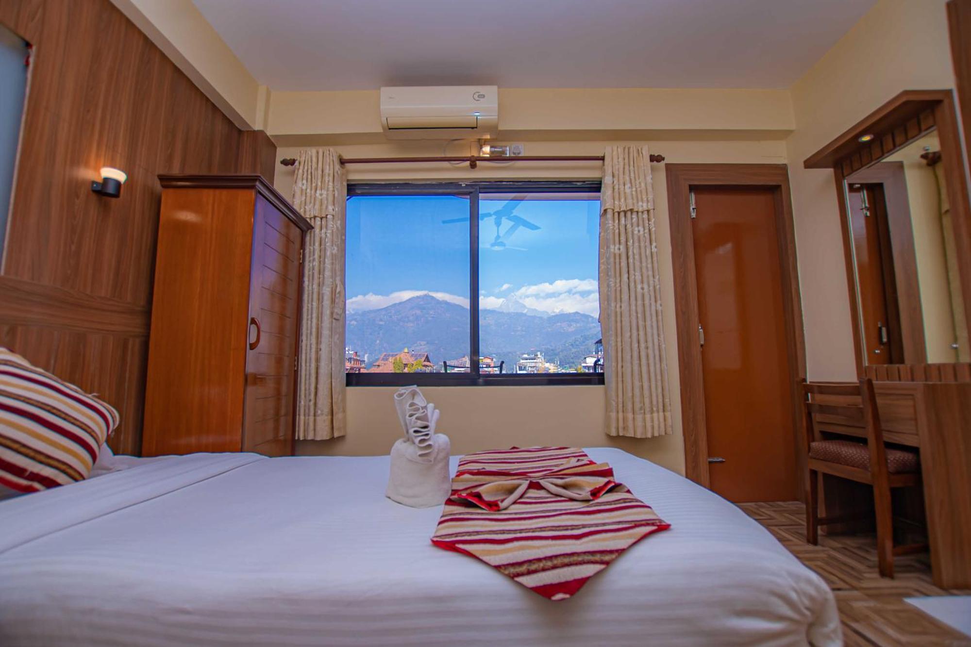 פוקהרה Hotel Crystal Palace מראה חיצוני תמונה