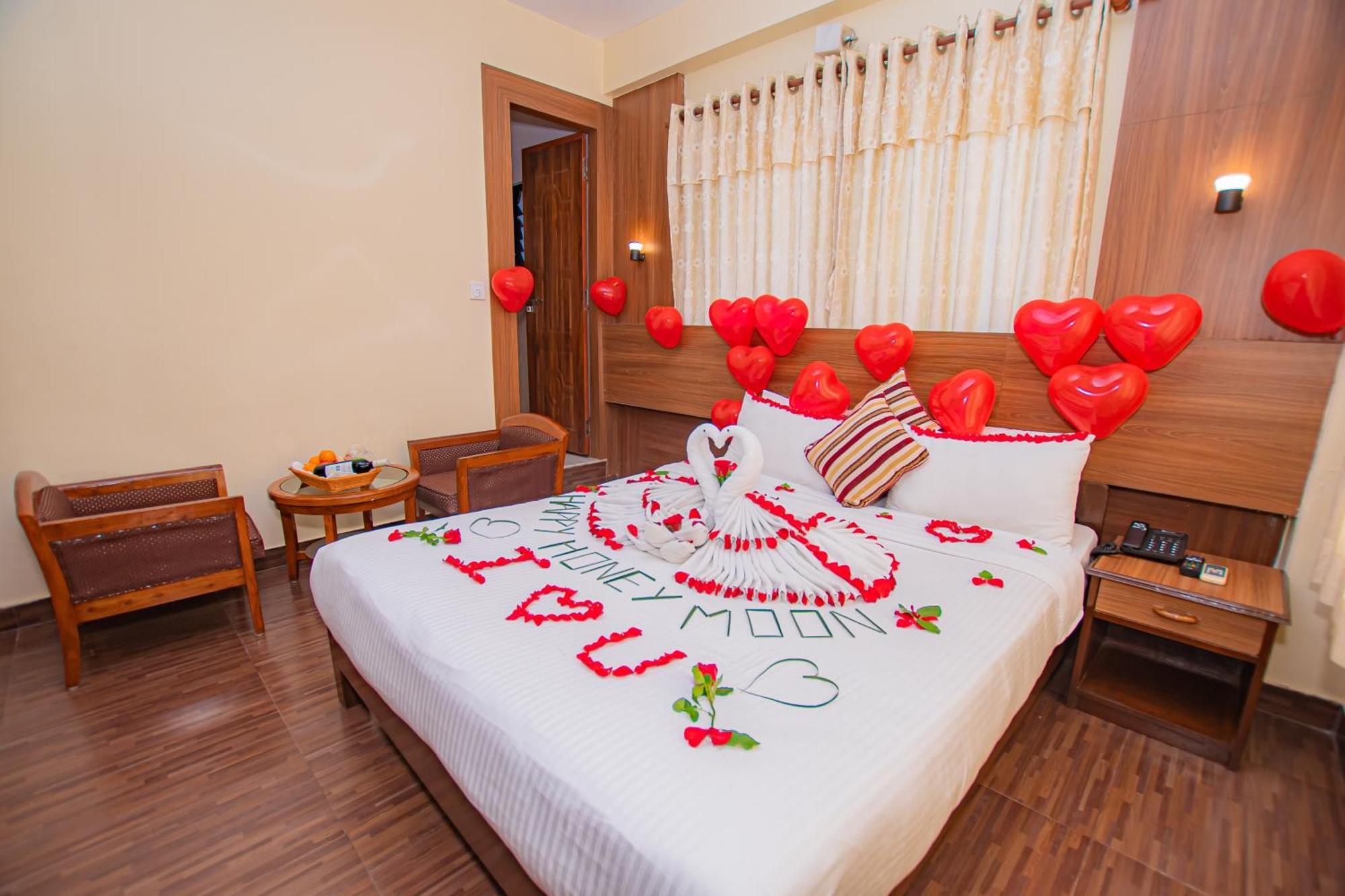 פוקהרה Hotel Crystal Palace מראה חיצוני תמונה
