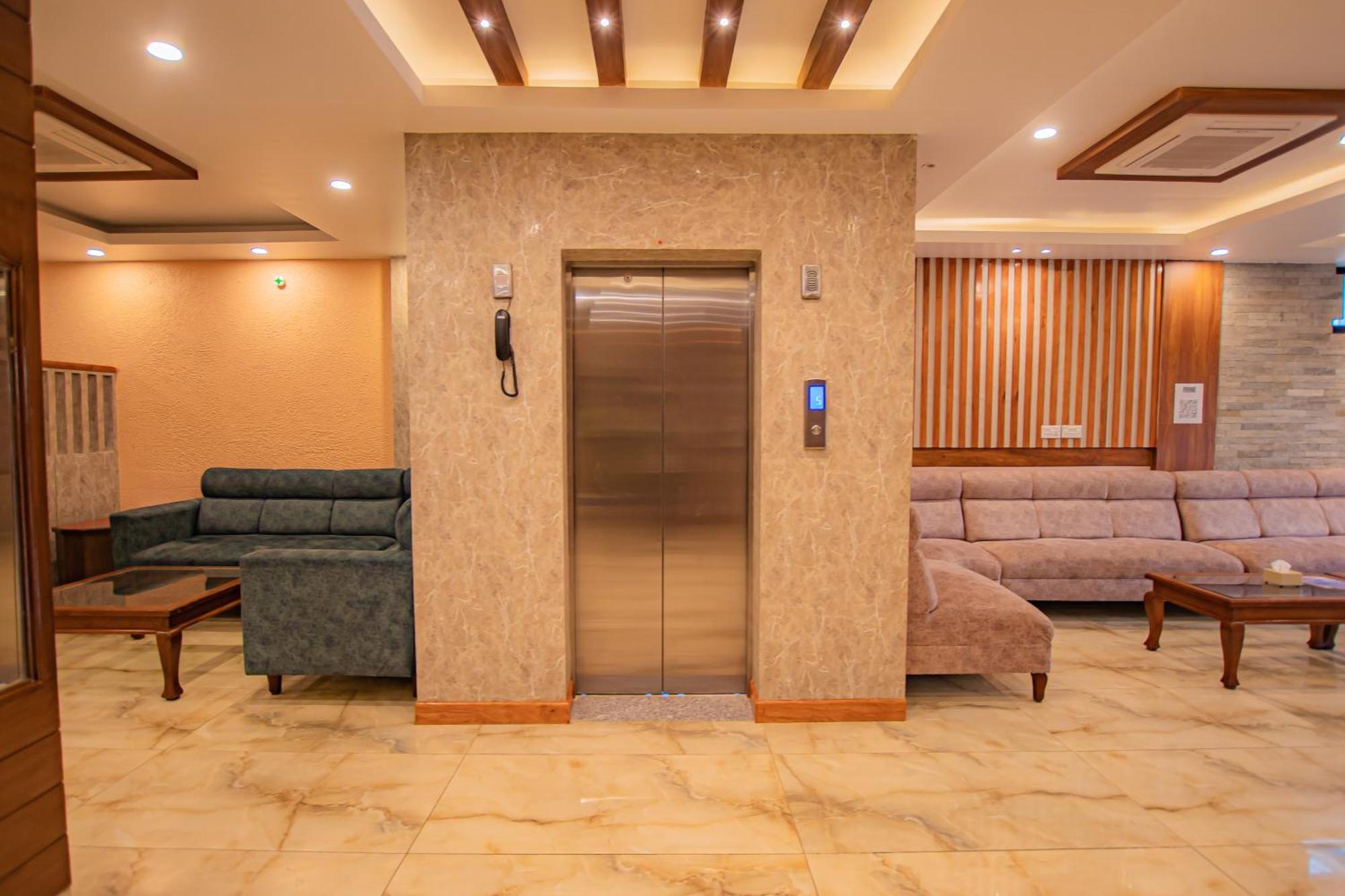 פוקהרה Hotel Crystal Palace מראה חיצוני תמונה
