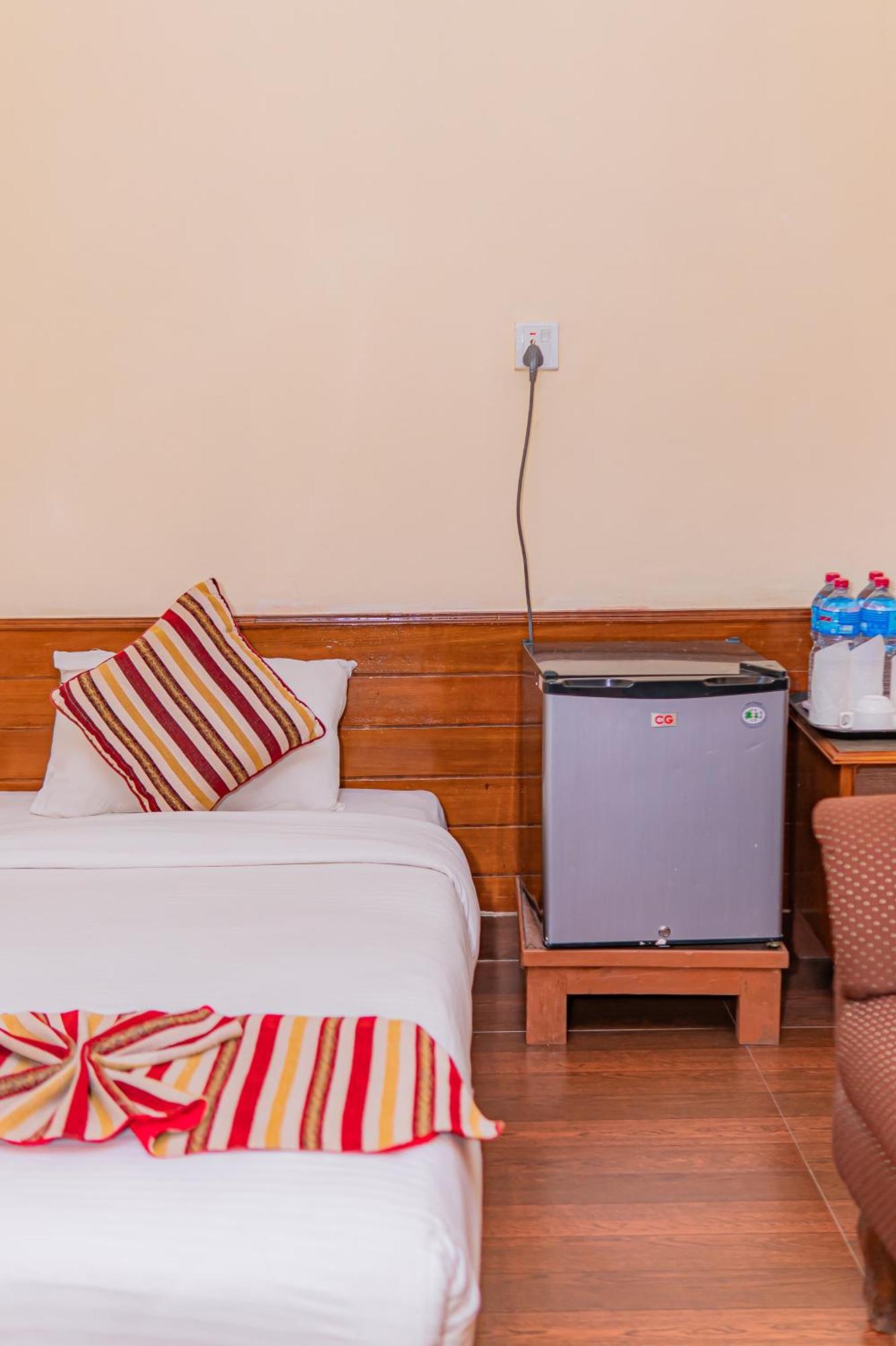 פוקהרה Hotel Crystal Palace מראה חיצוני תמונה