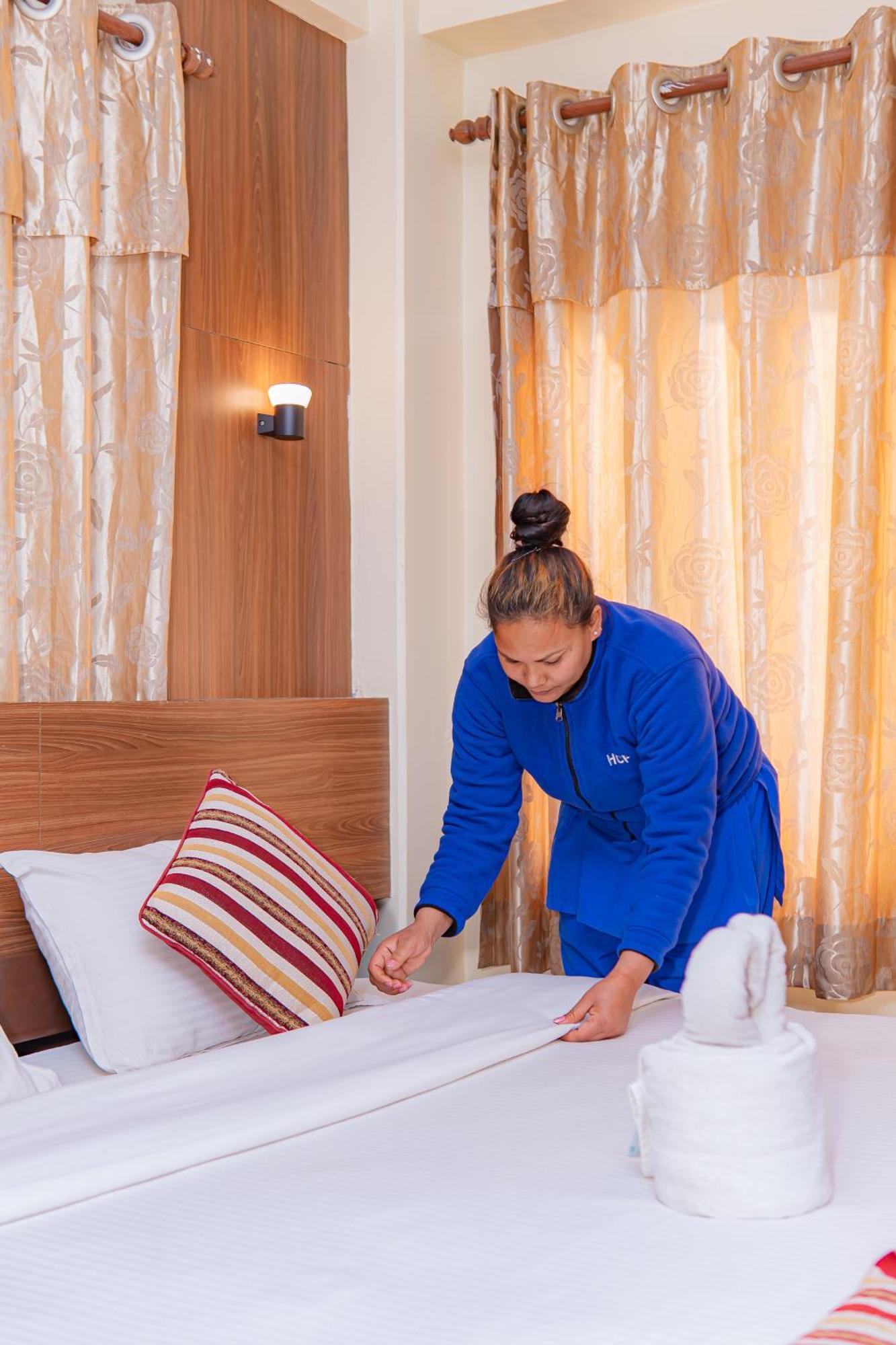 פוקהרה Hotel Crystal Palace מראה חיצוני תמונה