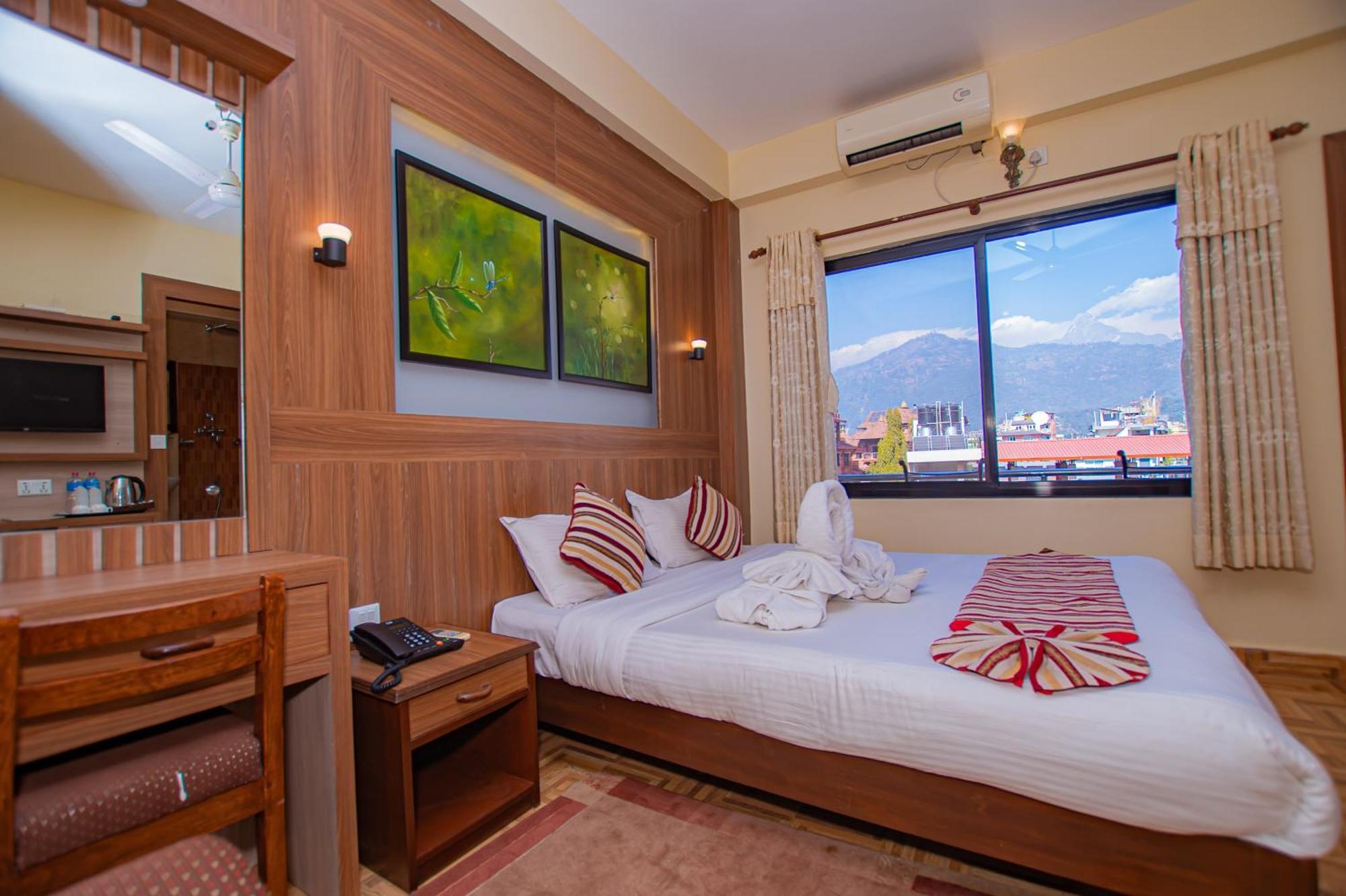 פוקהרה Hotel Crystal Palace מראה חיצוני תמונה